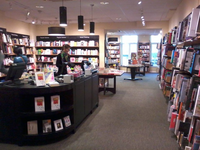 Waterstones à Bruxelles - Buchhandlung – Schreibwarengeschäft - Geschenk- und Souvenirgeschäft | Boncado - photo 4