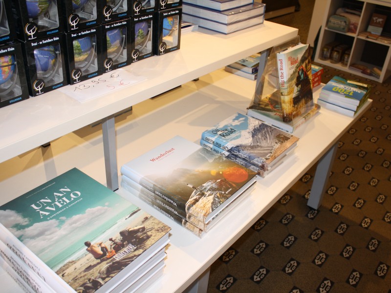 Anticyclone des Açores à Brussel - Reiseführer - Buchhandlung – Schreibwarengeschäft | Boncado - photo 2