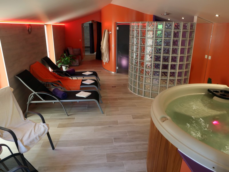 Nirvanessense à Biesme - Massage & Körperpflege - Therme – Sauna | Boncado - photo 3