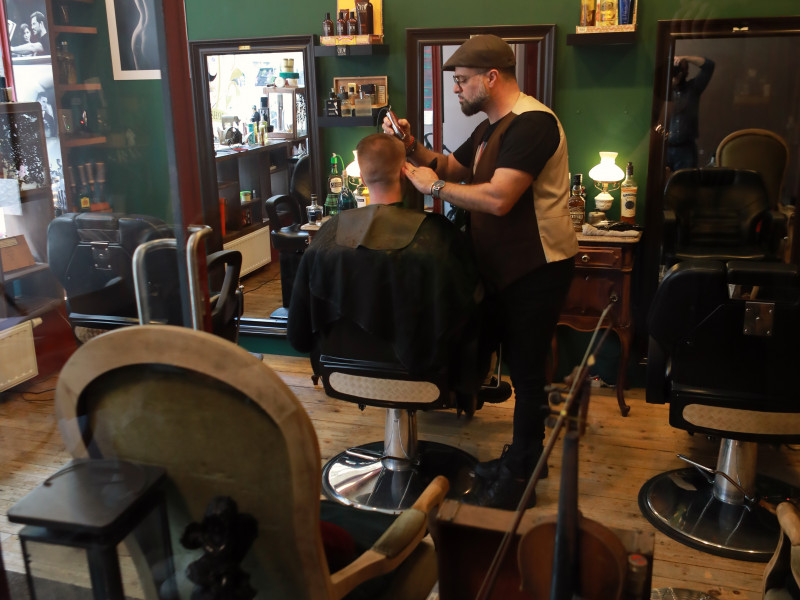 Senso di GIO BARBERSHOP & COIFFURE à Saint-Gilles - Kapsalon - Kapperszaak | Boncado - photo 5