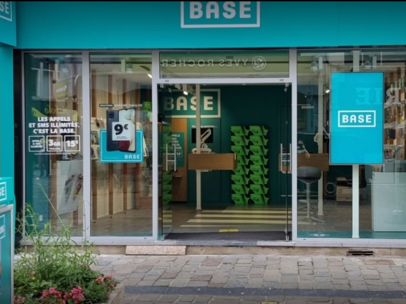 BASE by LOPES Verviers à Verviers - Gsm- en telefoonwinkel - Winkel voor tv - hifi - video - electro | Boncado - photo 3