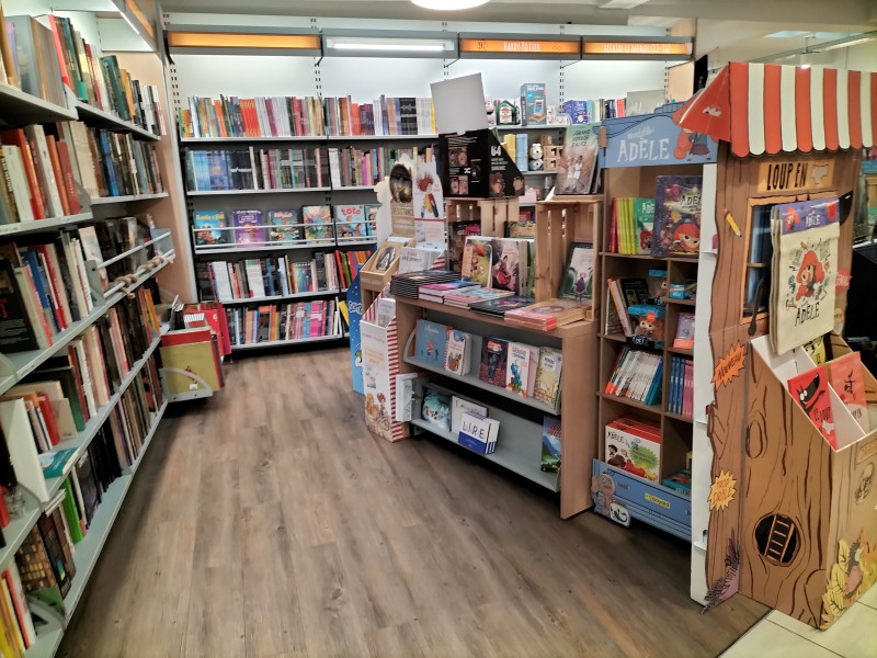 Librairie La Procure à Tournai - Librairie indépendante - Magasin de livres, musique et DVD | Boncado - photo 3