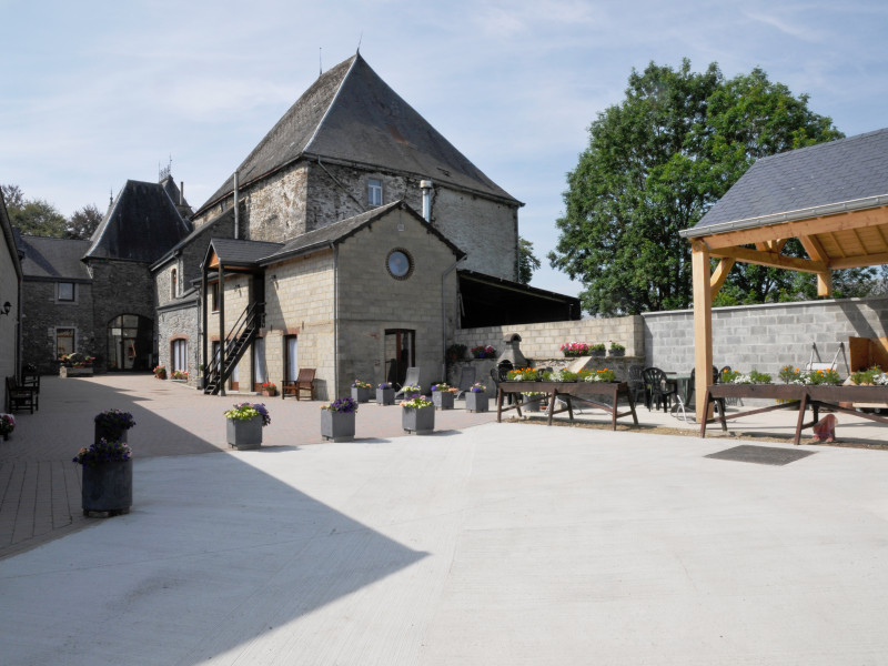 Château Ferme de Laval à Sainte-Ode - Gästezimmer – Bed and Breakfast | Boncado - photo 3
