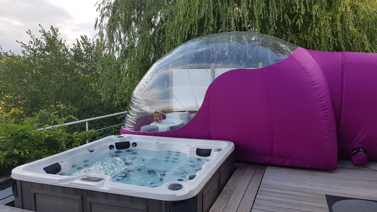 Idée cadeau - une nuit dans la pepinsphair de 20h à midi, 3h de jacuzzi de 20h à 23h et les petits-déjeuners (pour 2 pers.) - photo 2