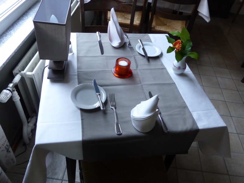 HOTEL-RESTAURANT 