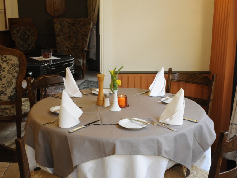 HOTEL-RESTAURANT 