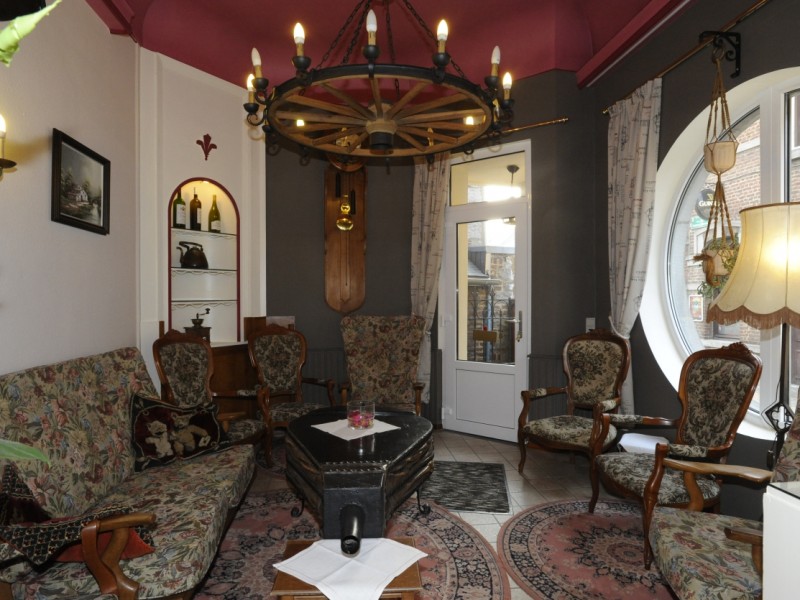 HOTEL-RESTAURANT 
