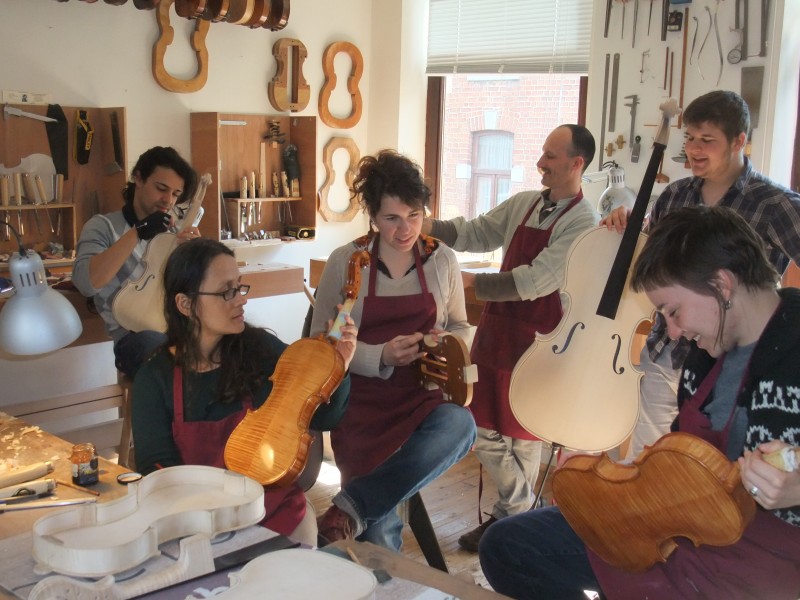 Ecole de lutherie (Art et Lettre en Marche) à Marloie - Sport, Kultur & Freizeit - Buch-, Musik- und DVD-Geschäft | Boncado - photo 3