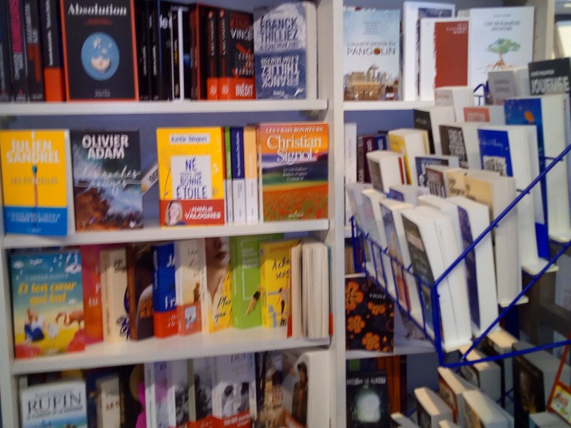 Librairie Cunibert-Daumen à Malmedy - Magasin de livres, musique et DVD - Tabac - cigarettes électroniques | Boncado - photo 6