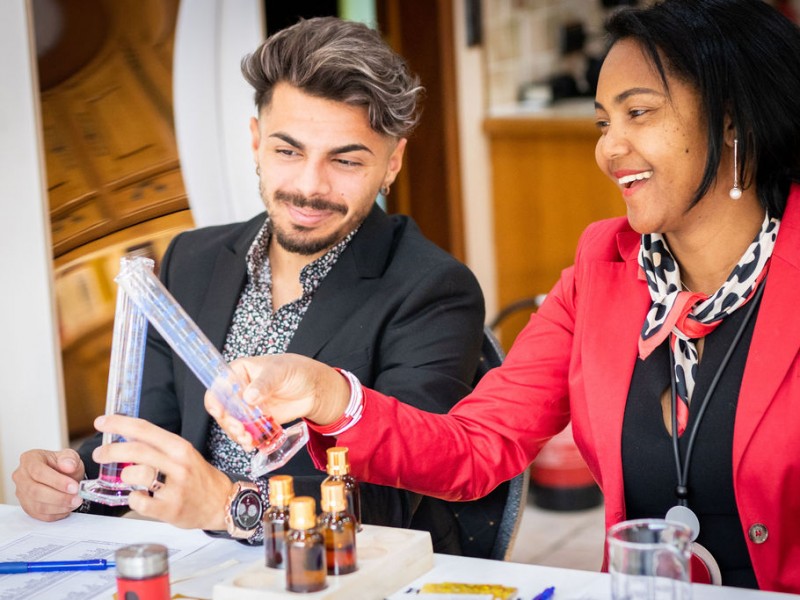 ÔÔ Paradis des Sens - Parfumerie & Découvertes - Créez votre Parfum vous-même ! à Yves-Gomezée - Vrijetijdswinkel - Schoonheid en welzijn | Boncado - photo 2