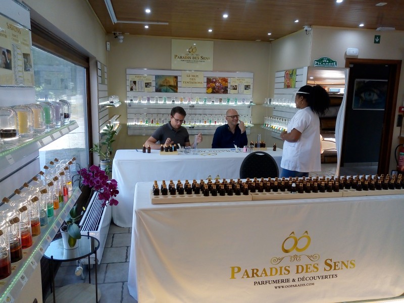 ÔÔ Paradis des Sens - Parfumerie & Découvertes - Créez votre Parfum vous-même ! à Yves-Gomezée - Geschäft für Freizeitartikel - Schönheit & Wellness | Boncado - photo 54