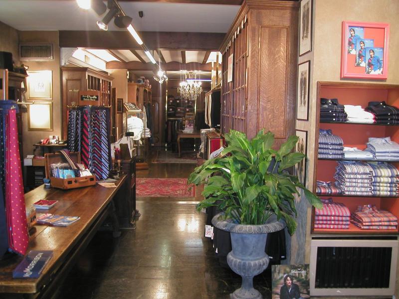 British House - Ars. Pirotte à Liège - Magasin de vêtements - Magasin de chaussures | Boncado - photo 2