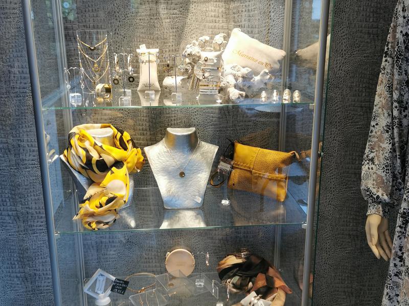 SYDE à Tiège - Boutique de bijoux et de montres - Magasin de vêtements | Boncado - photo 6