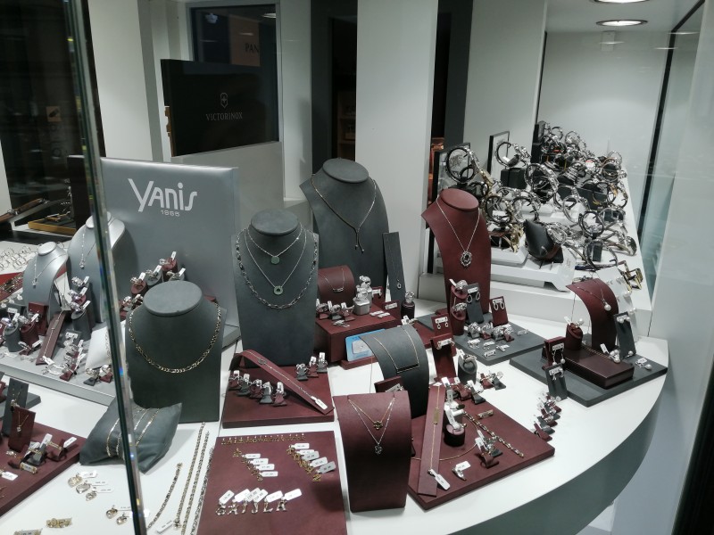 YANiS 1965 à Bruxelles - Boutique de bijoux et de montres - Magasin spécialisé | Boncado - photo 2