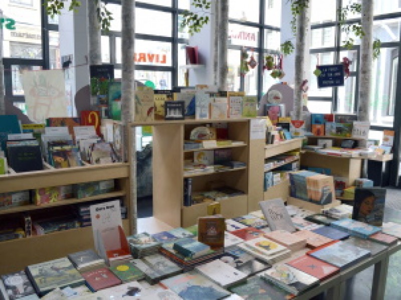 Le Wolf - La Maison de la Littérature de Jeunesse à Bruxelles - Onafhankelijke boekhandel - Onafhankelijke boekhandel | Boncado - photo 2